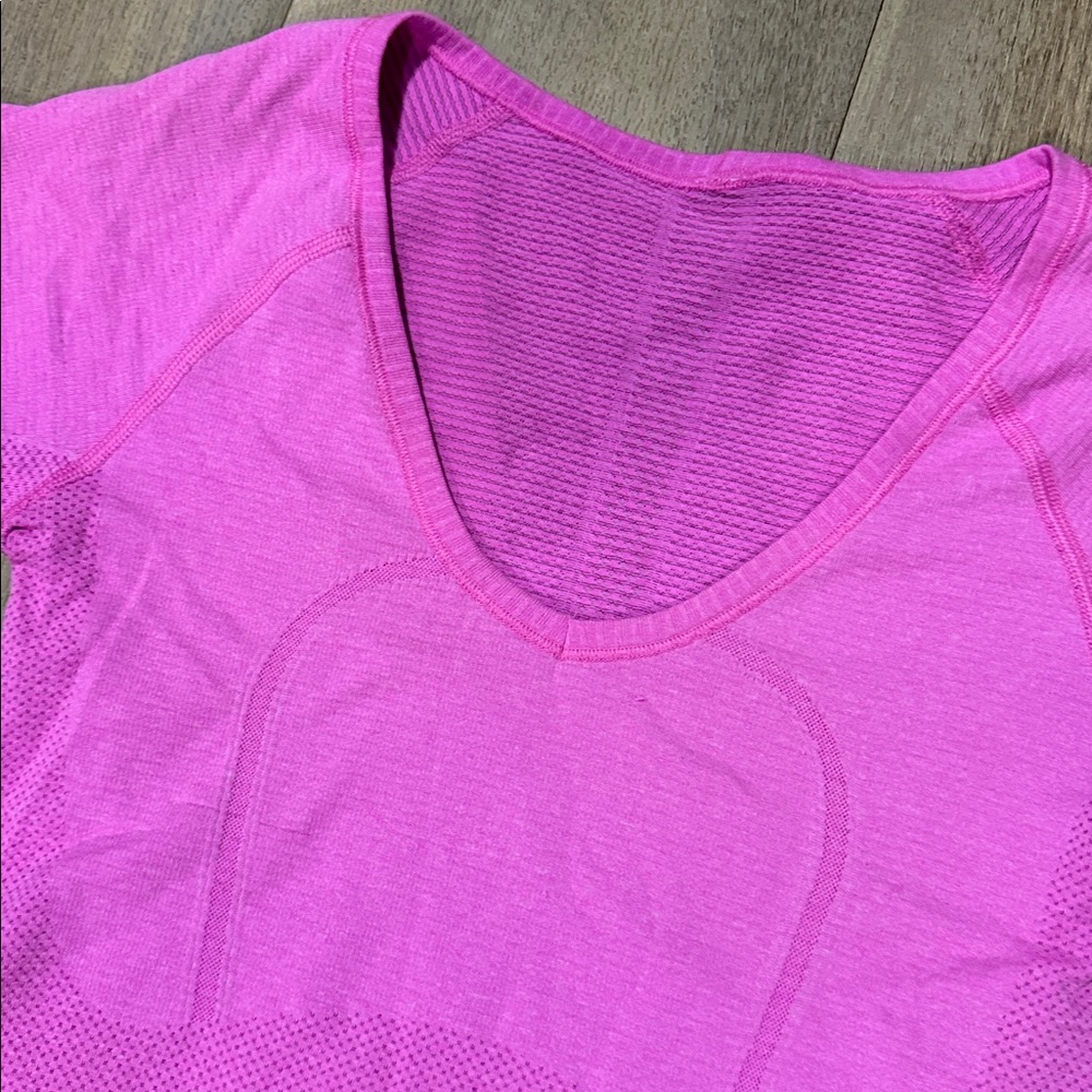 Lululemon Run: Swiftly Tech V Neck - Picture 5 of 7